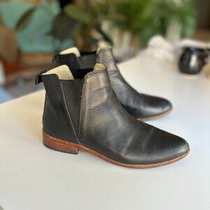 Nisolo Eva Everyday Chelsea Boot Black Leather Brown Sole Women's 8